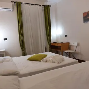 https://la-dolce-vita-roma.it-romehotels.com